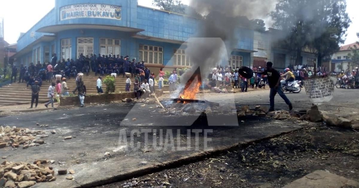 Manifestation des marchands de Kadutu à la mairie de Bukavu contre la spoliation de leur marché/pH Justin Mwamba ACTUALITE.CD
