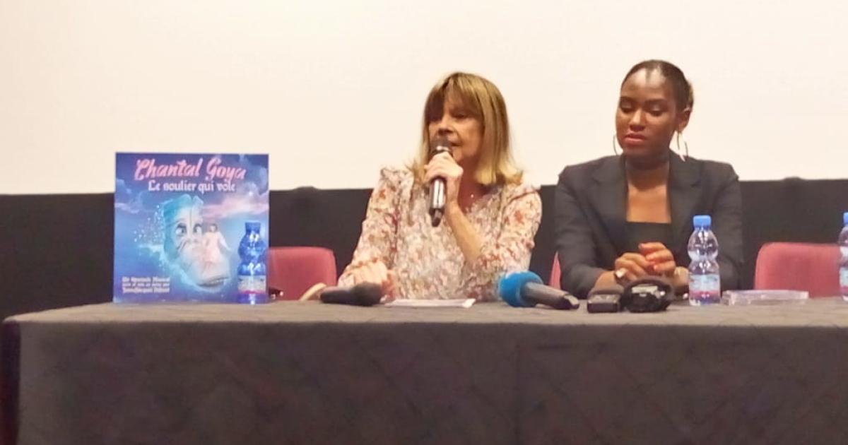 En pleine conférence de presse 