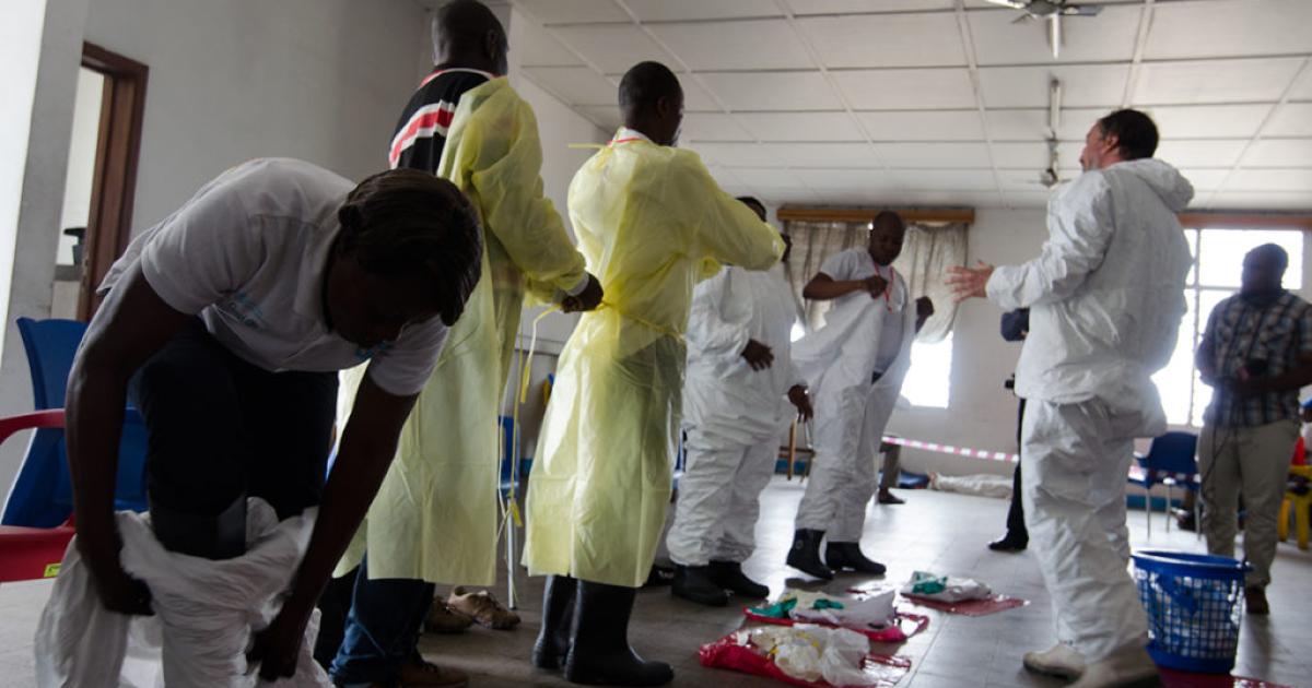  formation des agents Sanitaire  contre Ebola ./Ph . droits tiers 