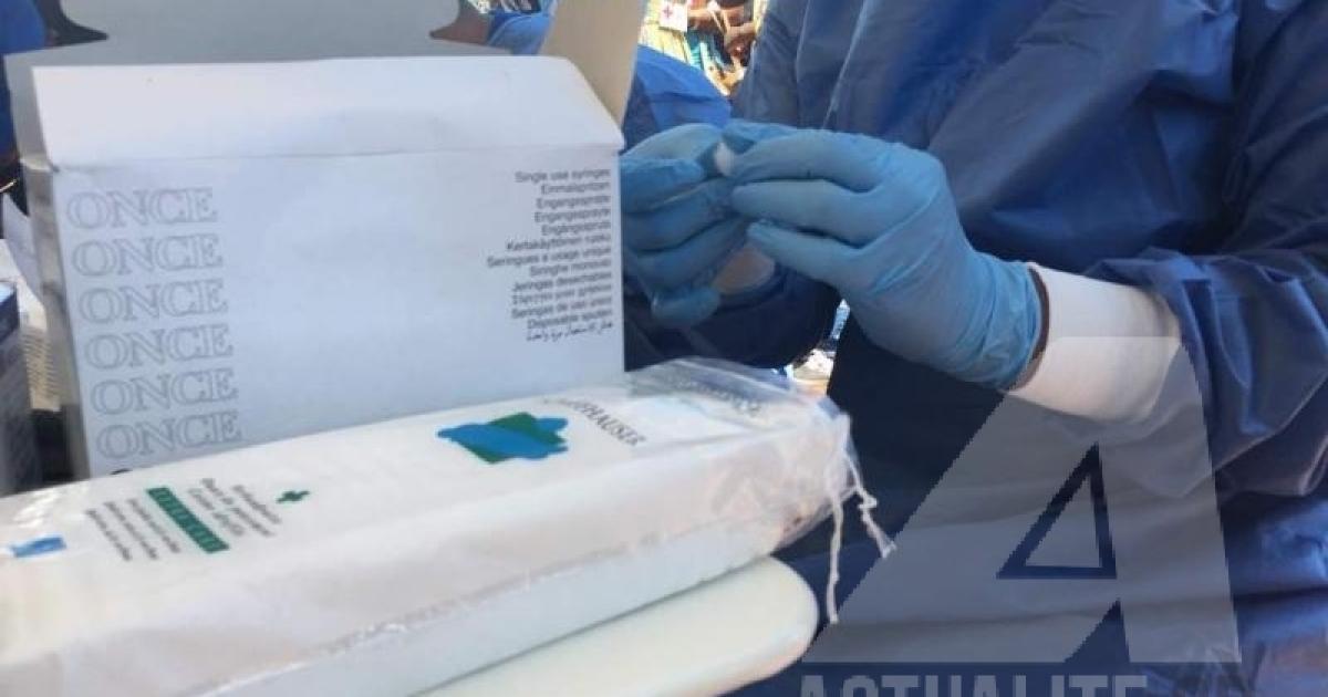 Un agent de santé dans un laboratoire de l'Institut National de Recherche Biomédicale à Kinshasa/Ph ACTUALITE.CD
