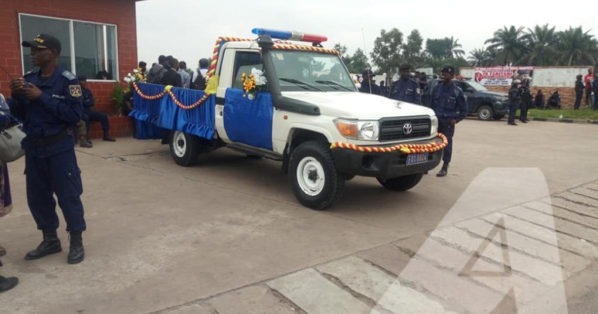 Le pick up qui va transporter la dépouille d'Etienne Tshisekedi de la morgue de l’hôpital du cinquantenaire au stade des Martyrs.