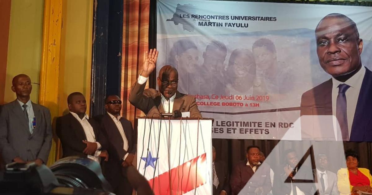 Martin Fayulu en colloque avec les étudiants