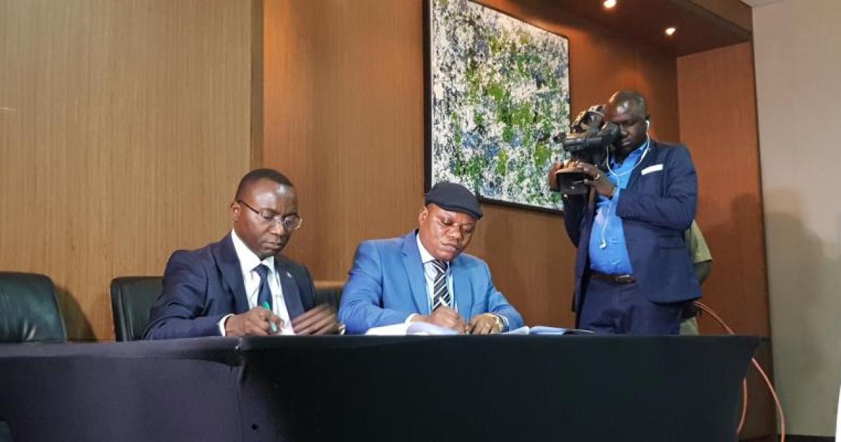 FCC-CACH lors de la signature de l'accord pour la constitution du gouvernement