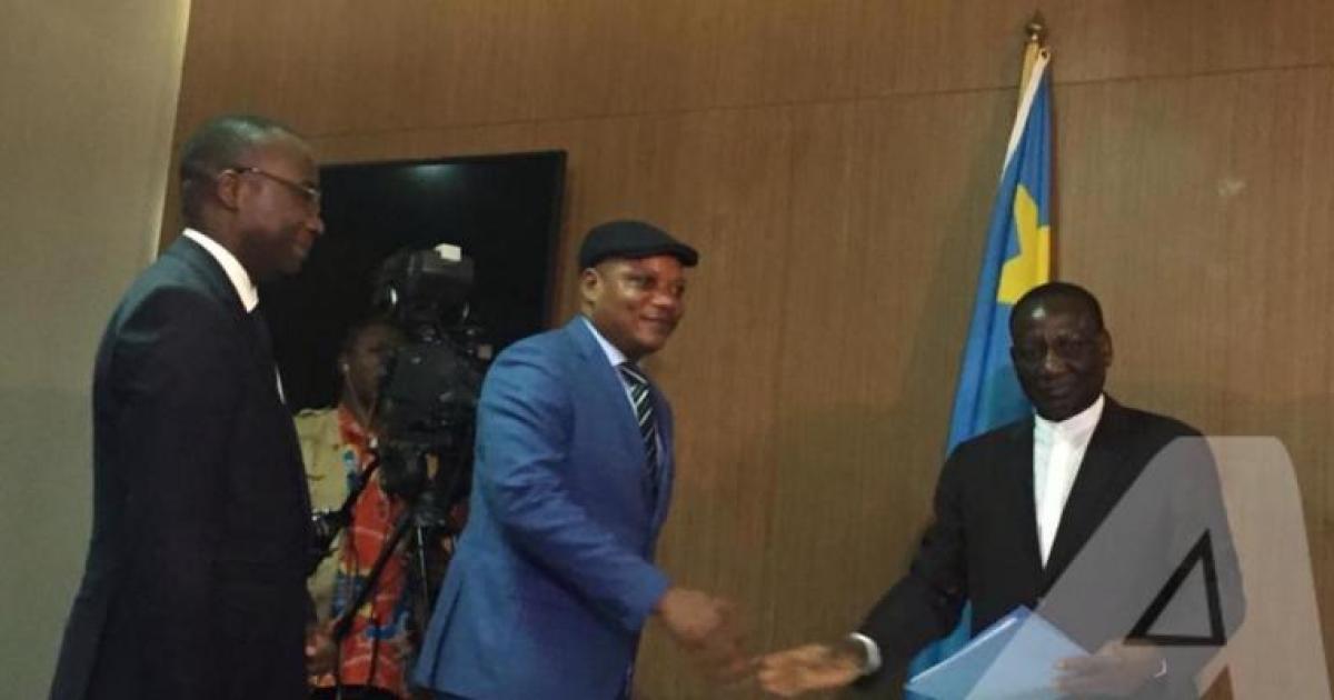 FCC-CACH lors de la signature de l'accord pour la constitution du gouvernement 