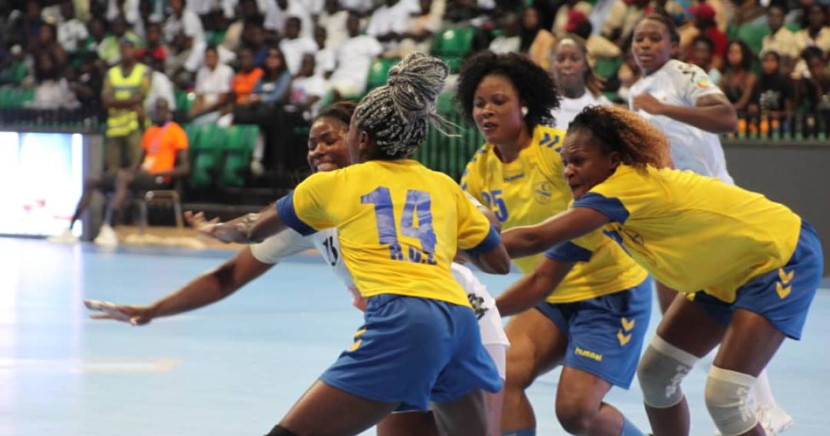 HANDBALL