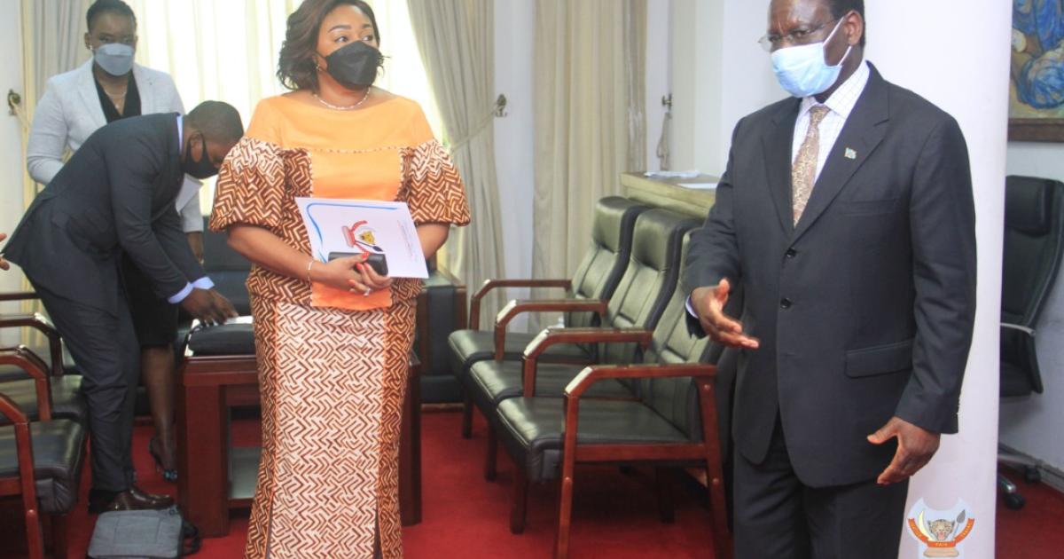 La première dame Denise Nyakeru et le Premier ministre Sylvestre Ilunkamba (photo primature)