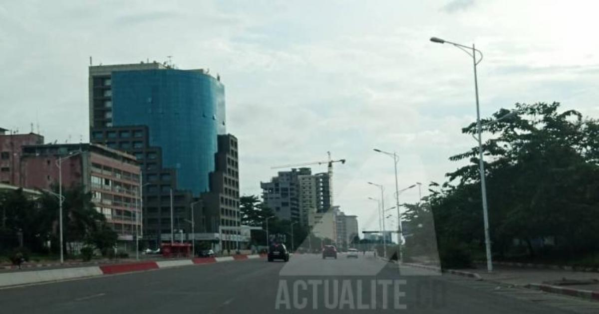Une vie du boulevard du 30 juin, Kinshasa. Ph. ACTUALITE.CD