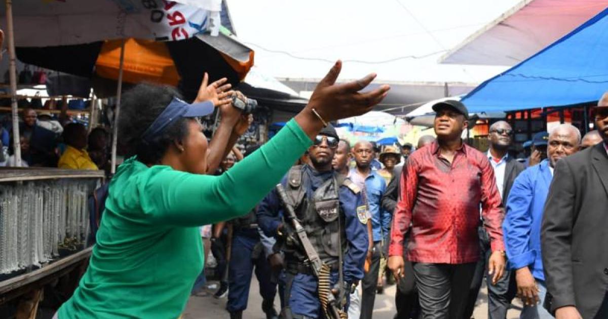 Gentiny Ngobila au Marché Central de Kinshasa