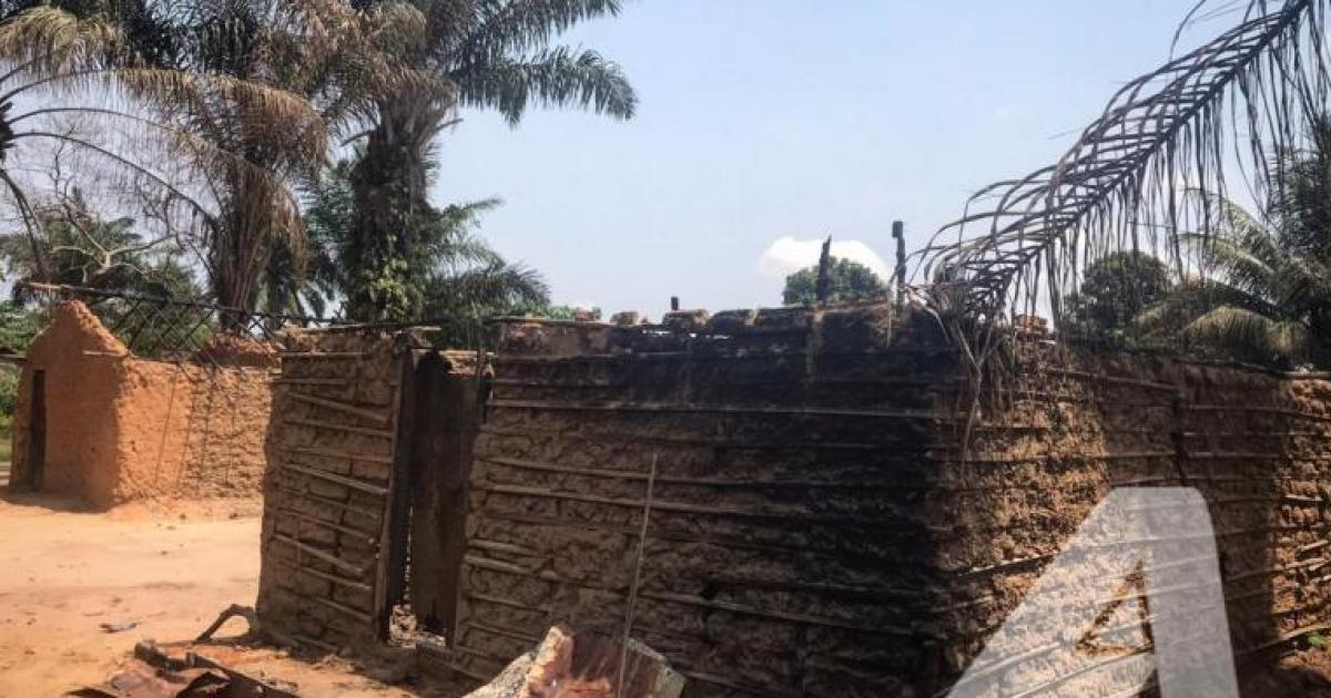 Une case incendiée lors de conflits interethniques à Yumbi/PH. ACTUALITE.CD