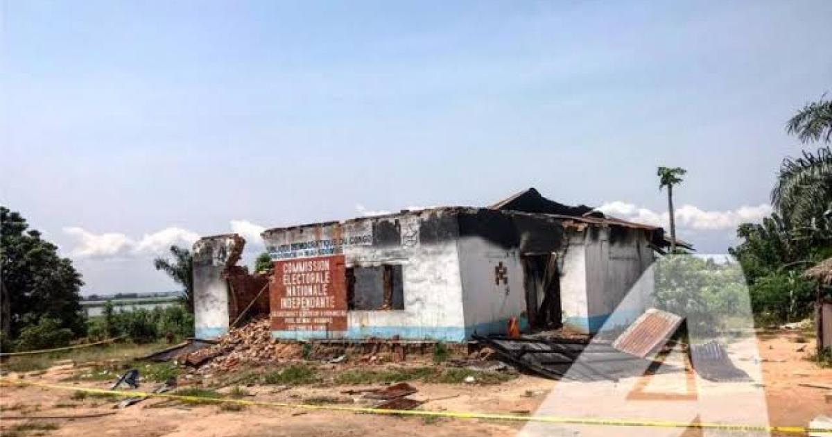 Le siège de la CENI incendié à Yumbi. 