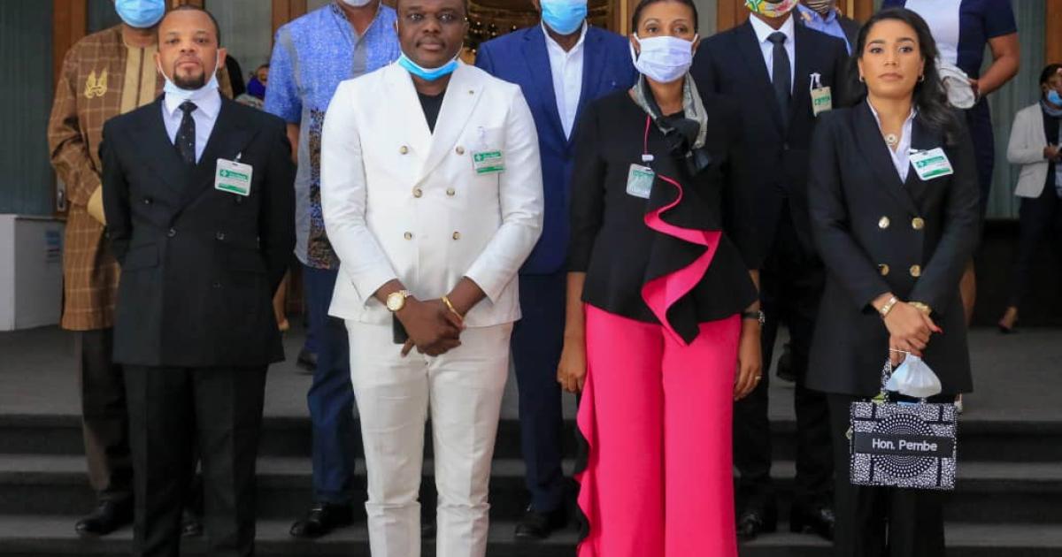 Les jeunes parlementaires autour de Mabunda. Ph. Droits tiers.