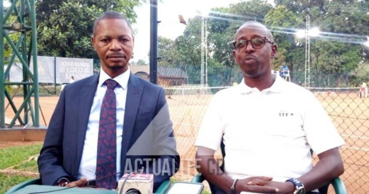 Georges Koshi, président de la FRDCT, et Thierry Ntwali, directeur de développement de l’International Tennis Federation (ITF)