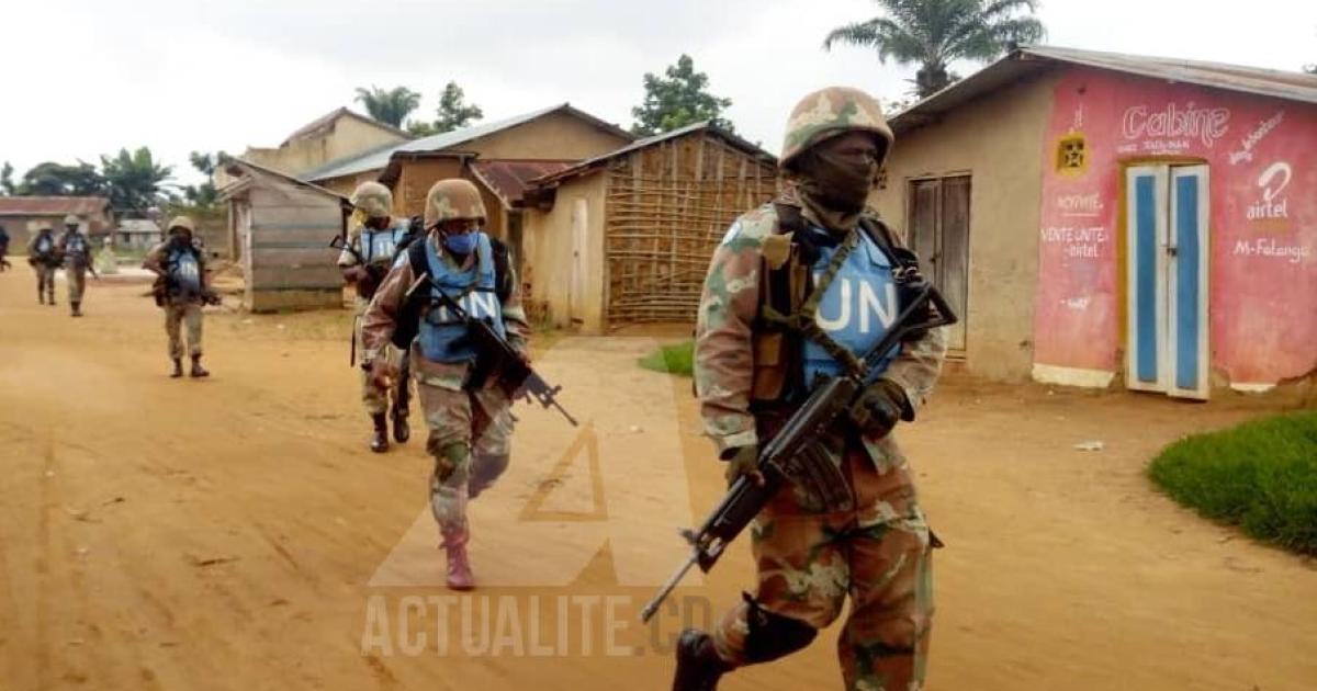 Troupes de la Monusco en patrouille dans une localité de Fizi. Ph/ Actualite.cd Yassin Kombi