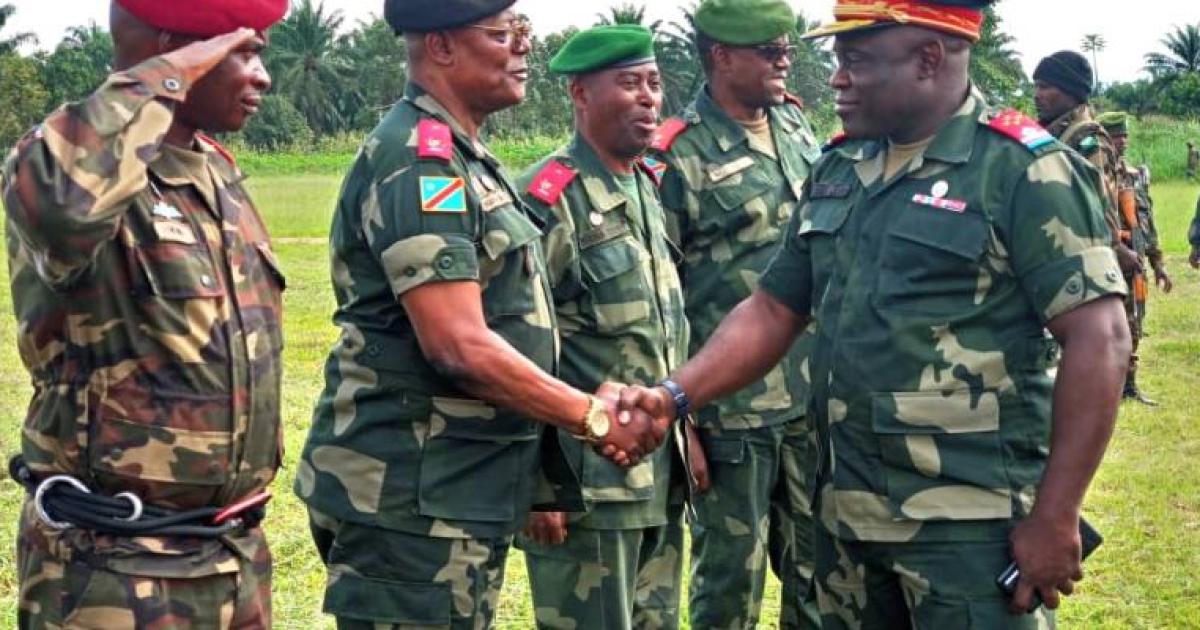 Général John Numbi lors d'une visite des troupes engagées contre ADF à Beni/Ph ACTUALITE.CD
