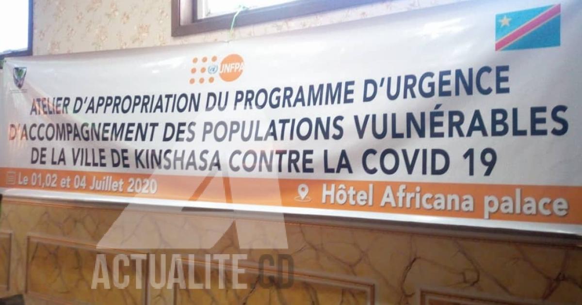 Recensement général de la population : l’UNFPA fait un don de matériel de bureau 
