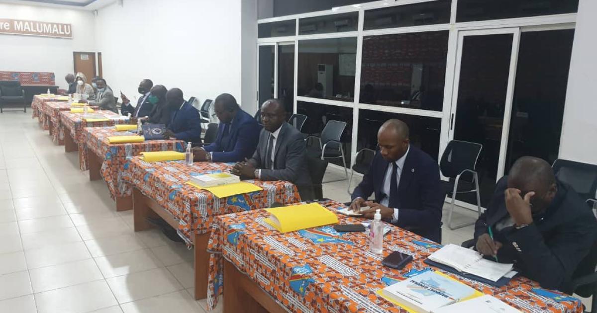 L'échange entre la CENI et le groupe de 13 personnalités sur le consensus des réformes électorales. Photo droits tiers.