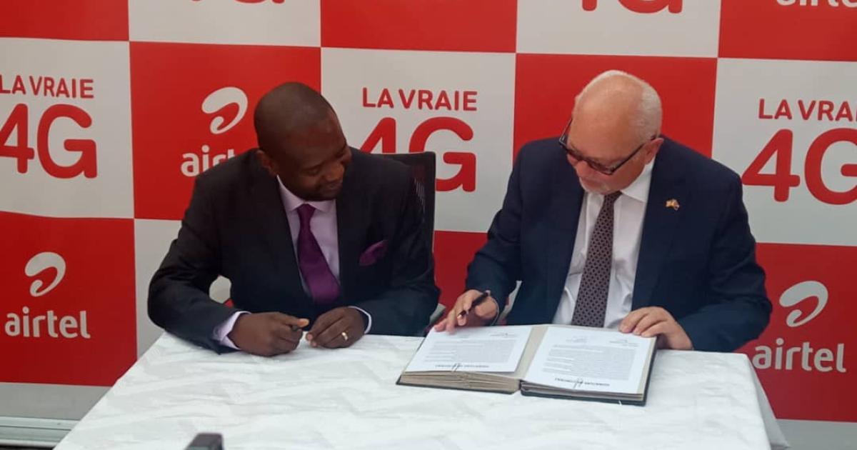 De gauche à droite, Thierry Diasonama, DG d'Airtel RDC et JP Folsgaard, chairman d'Industry Five.  