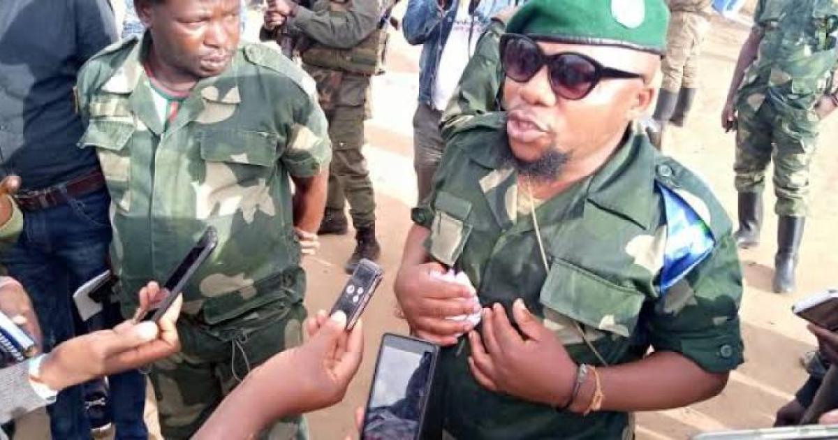 Guidon Shimiray (en lunette)