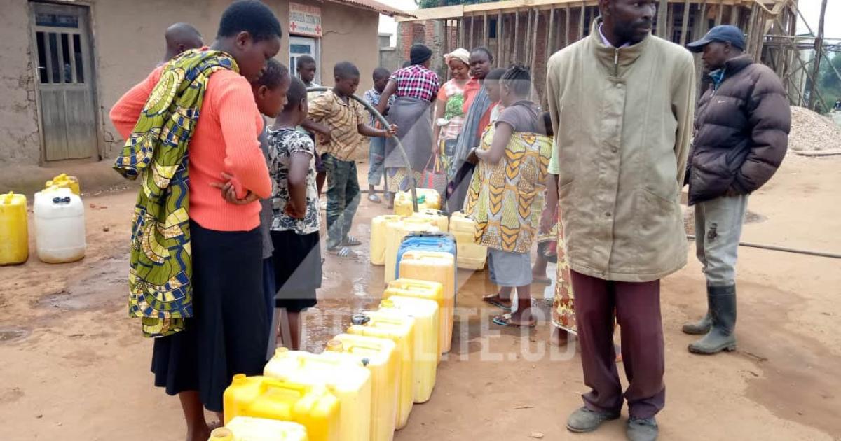 Les habitants de Butembo en train de s'approvisionner en eau/Ph ACTUALITE.CD