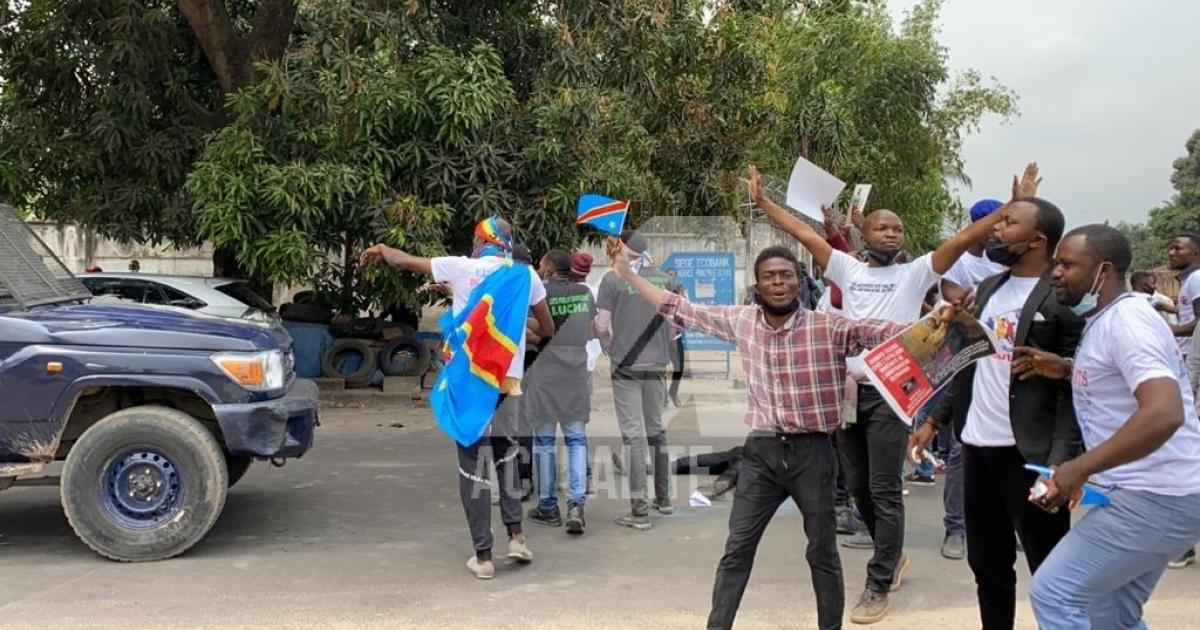 les militants des mouvements citoyens LUCHA et FILIMBI dispersés à coups de gaz lacrymogènes/Ph. ACTUALITE.CD
