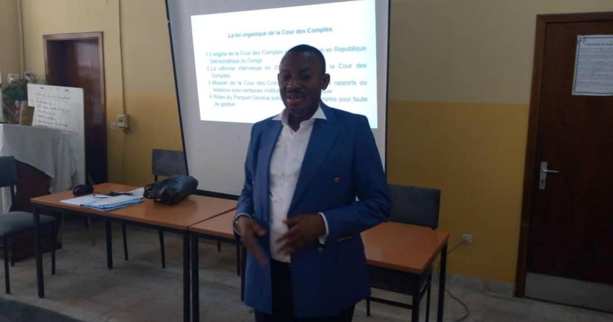 Pr Phillipe Kayumba intervenant à l'atélier de CNPAV. 