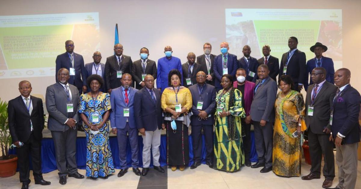  la photo de famille prise au lancement des travaux entre les députés et sénateurs membres du REPAR-RDC, les délégués de la GIZ, de la COMIFAC et du BGF 