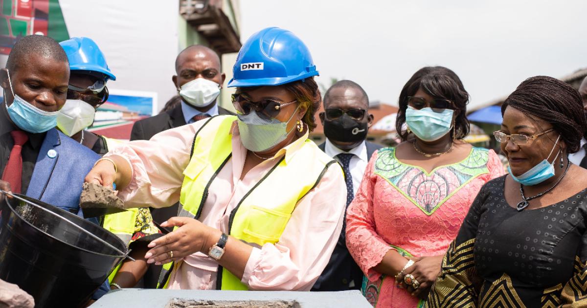 RDC : Denise Nyakeru a officiellement lancé les travaux de réhabilitation du Centre féminin « Maman Mobutu »