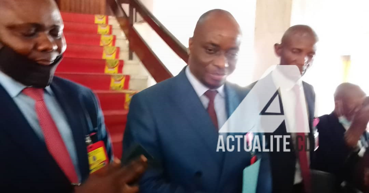 De gauche à droite, Rostin Manketa (VSV) et Georges Kapiamba (ACAJ)/Ph ACTUALITE.CD
