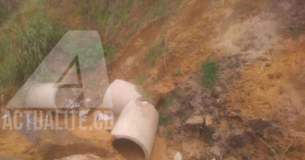 Une tête d’érosion dans un quartier de Kinshasa/Ph ACTUALITE.CD