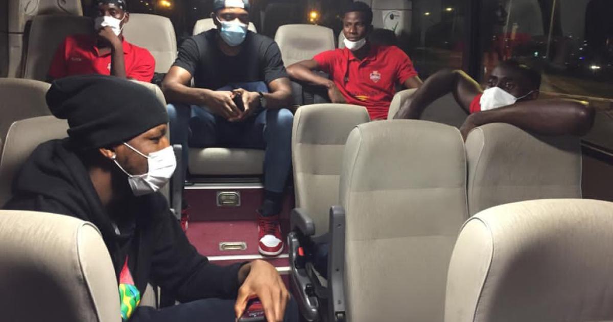 L'arrivée des Basketteurs à Kigali. Ph droits tiers.
