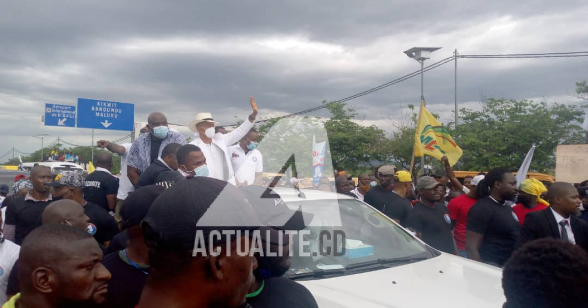 Moise Katumbi en procession ce 6 novembre à Kinshasa/Ph ACTUALITE.CD