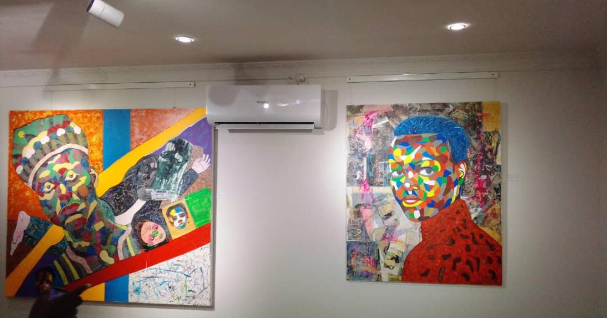 "Mobembo" et "Mes yeux vers vous", deux tableaux peints dans le cadre de l'exposition inaugurale de Malabo Arts & Culture