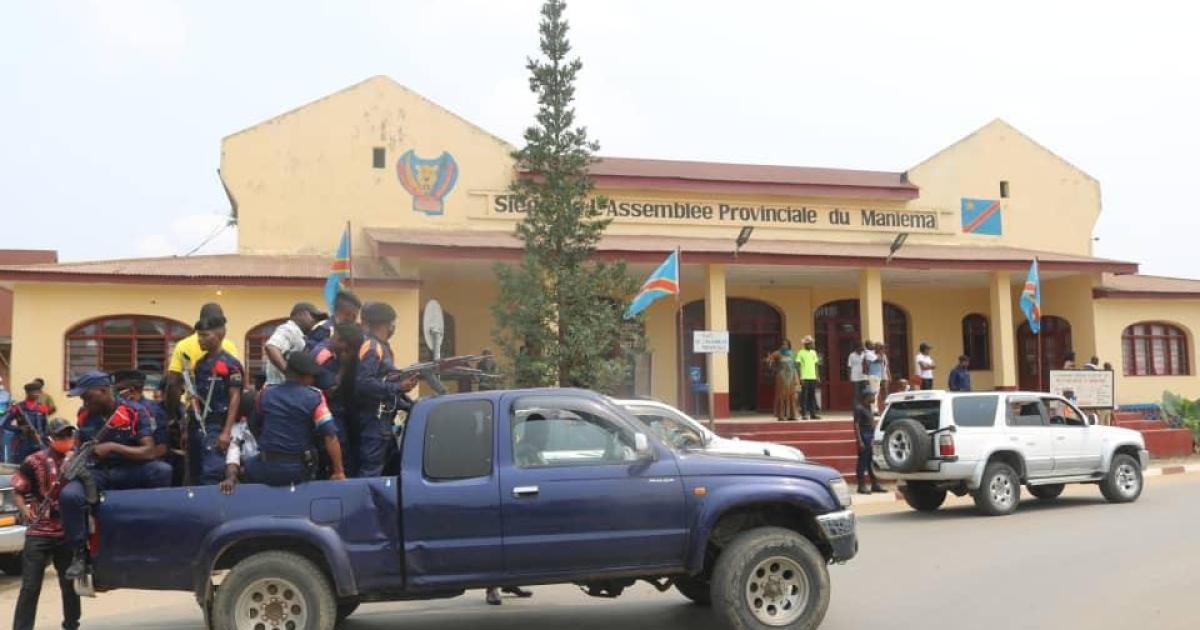 Une jeep de la police devant l'Assemblée provinciale du Maniema à Kindu/Ph ACTUALITE.CD