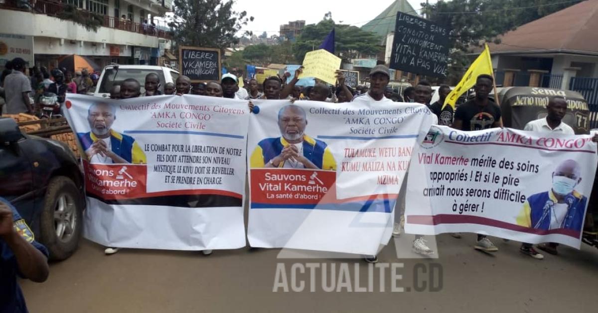 Militants de l'UNC et Mouvements citoyens manifestant à Bukavu/Ph. ACTUALITE.CD