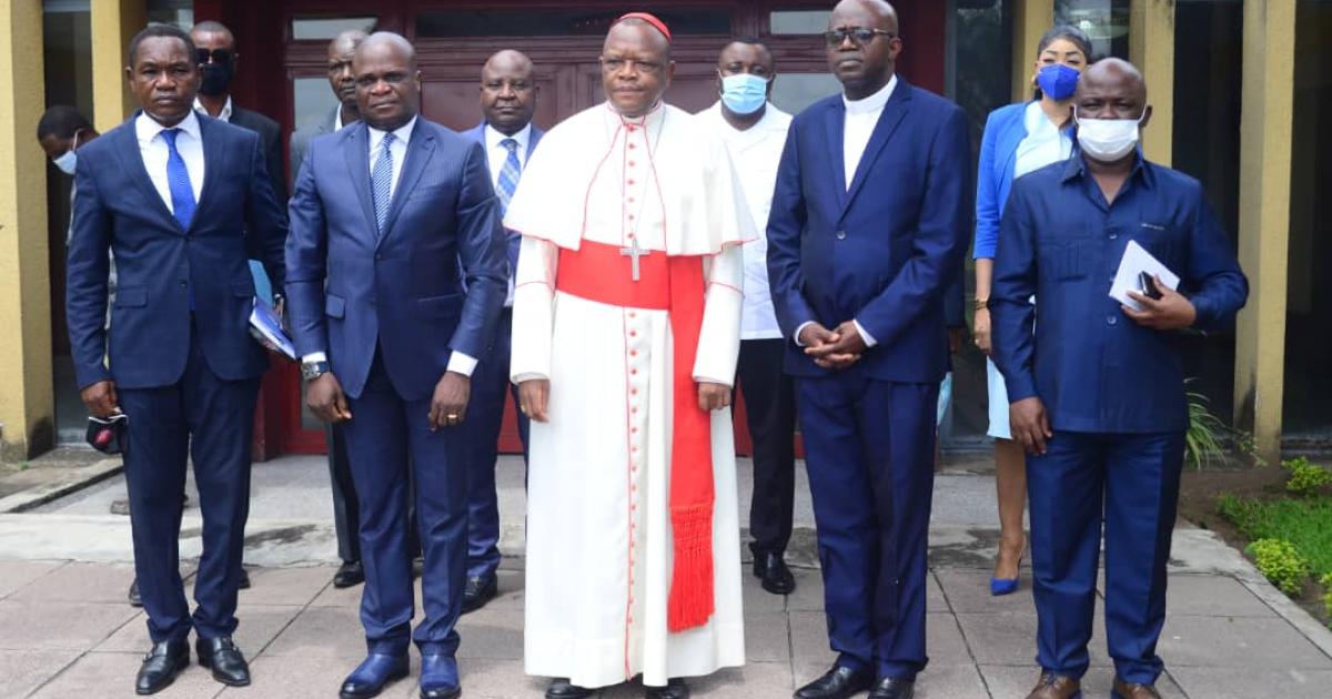 le cardinal Ambongo après échange avec le ministre de l'EPST Willy Bakonga/Ph. droits tiers