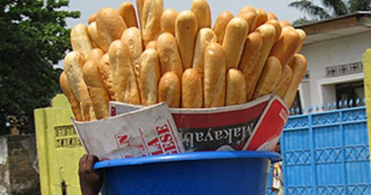 Une vendeuse de pain à Kinshasa