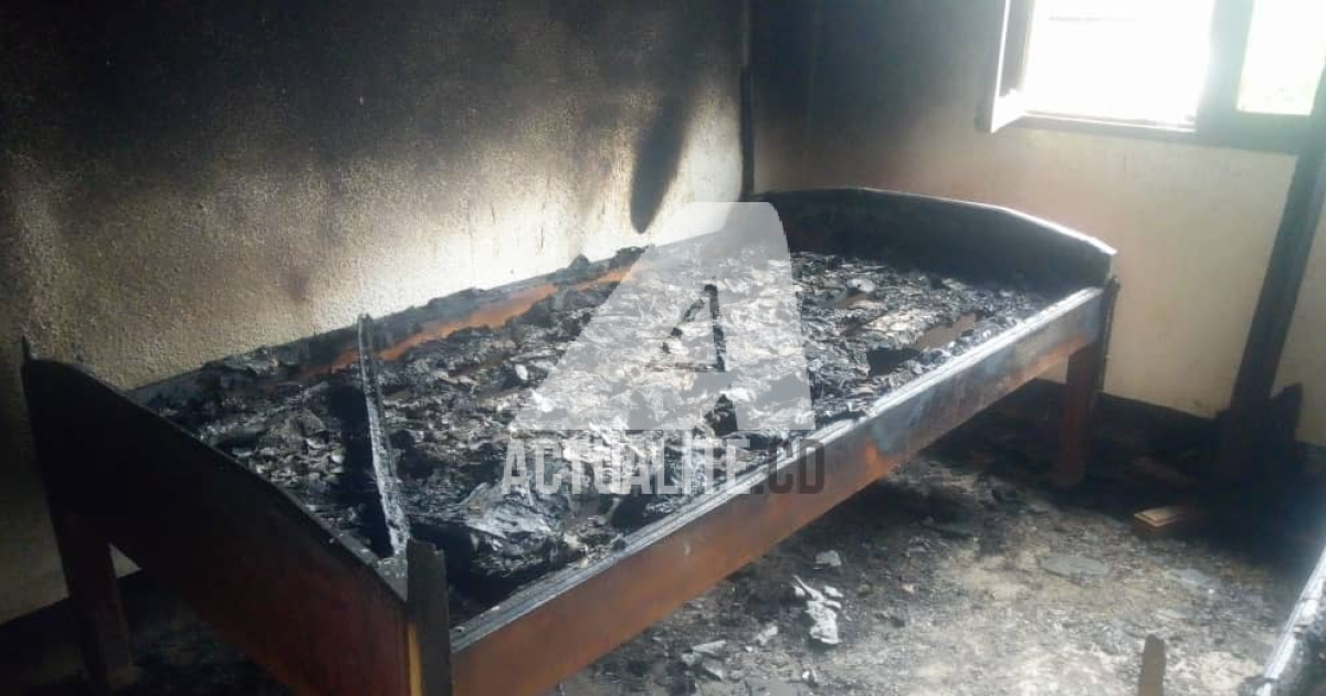 Les équipements d'un centre de santé incendiés au village Masuku/Ph ACTUALITE.CD