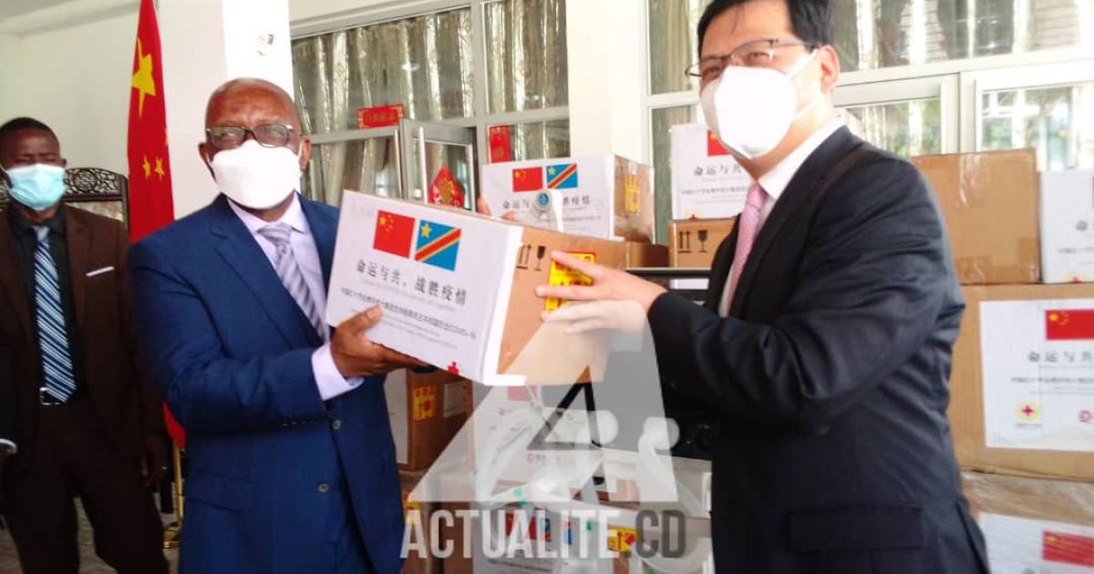La chine offre cinq respirateurs et quelques matériels de lutte contre la Covid à la RDC