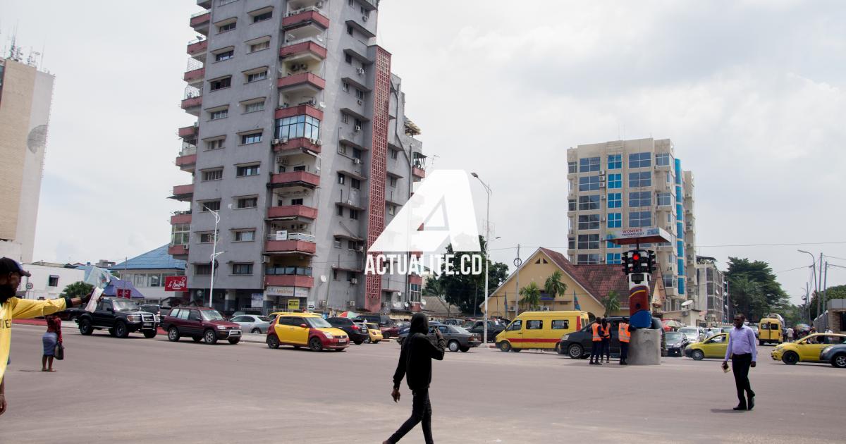 Une vue d'une artère de Kinshasa. PH/ACTUALITE.CD.