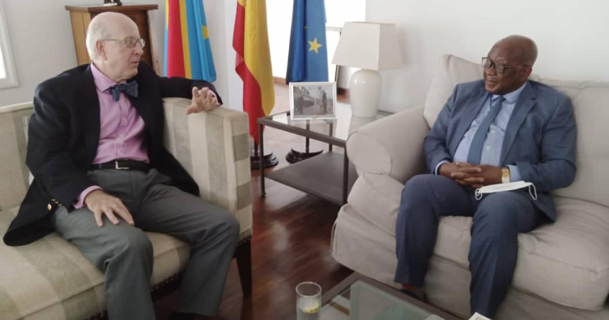 Dr Bruno Miteyo et l'ambassadeur de l'Espagne