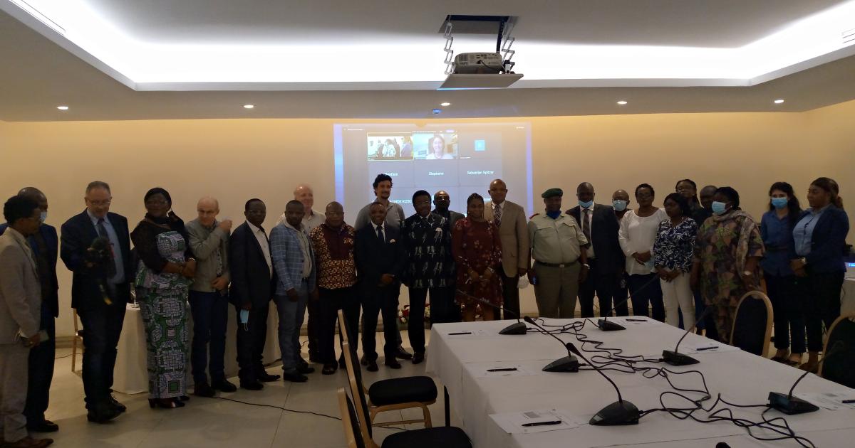 Photo de famille lors de l'atelier de la mise en place de la cellule des droits de l'homme de l'ICCN à Kinshasa