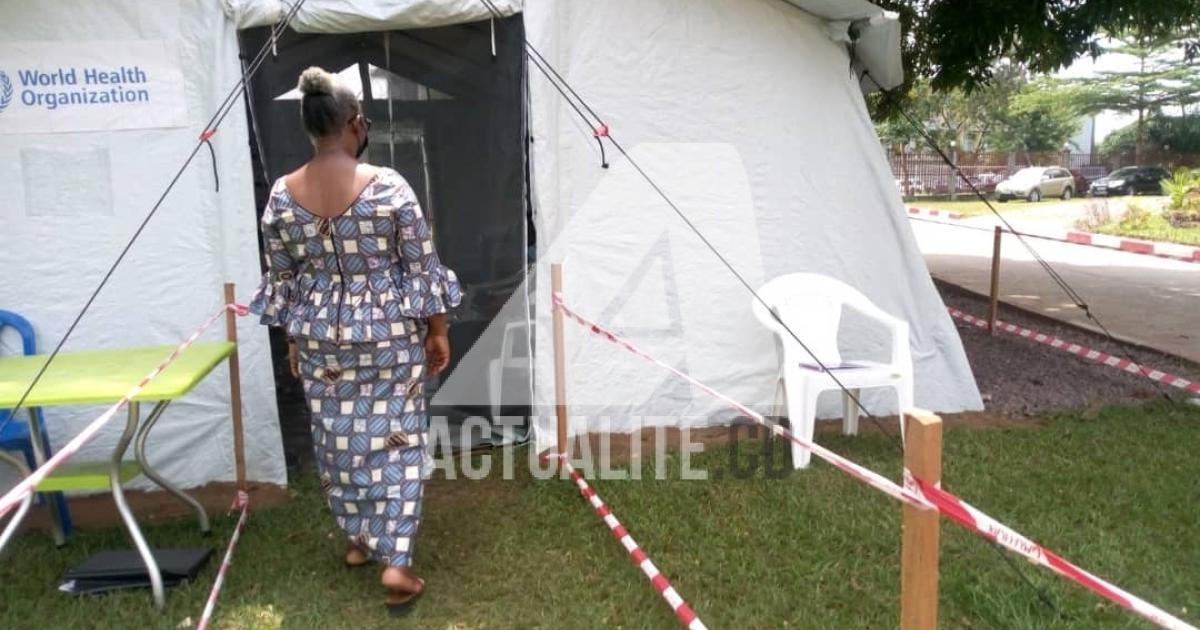 Covid-19 en RDC : « il est avantageux pour les femmes de se faire vacciner », Béatrice Kanjinga, après sa vaccination