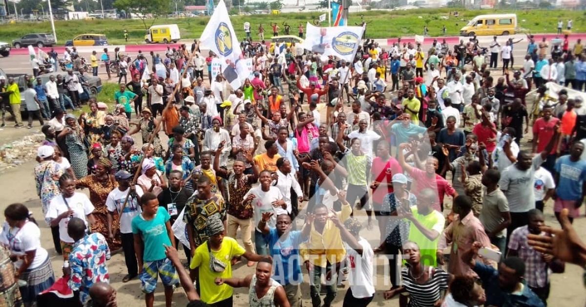 Les militants de l'ECIDE en pleine matinée politique/Ph. ACTUALITE.CD