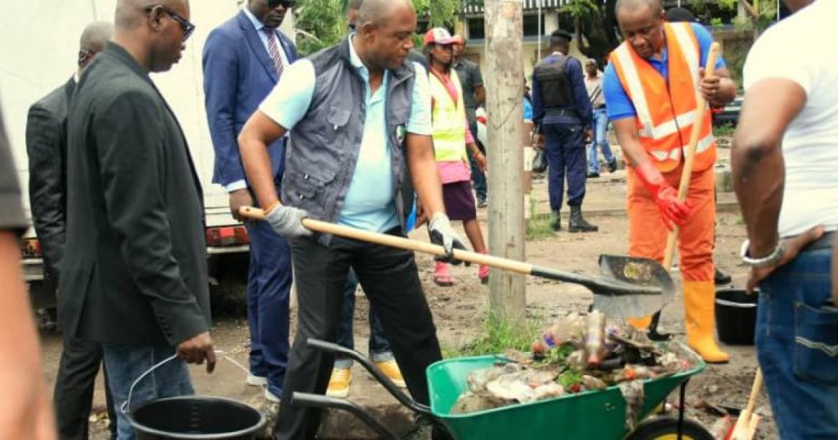 Illustration. Opération Kin-Bopeto avec Gentiny Ngobila Mbaka, Gouverneur de Kinshasa