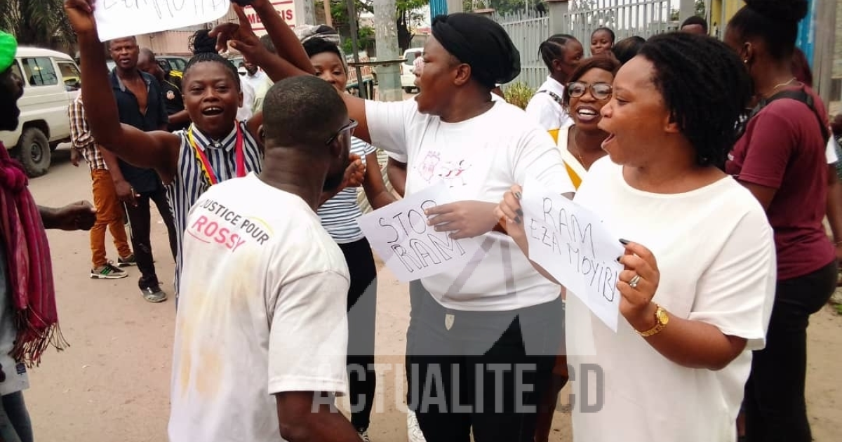 Les manifestants contre le projet RAM