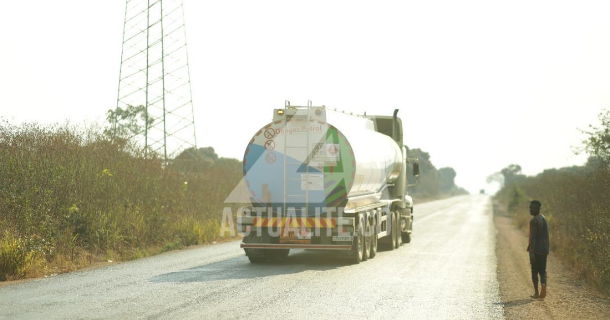 Un camion poids lourd sur la RN1 Matadi-Kinshasa/Ph ACTUALITE.CD 