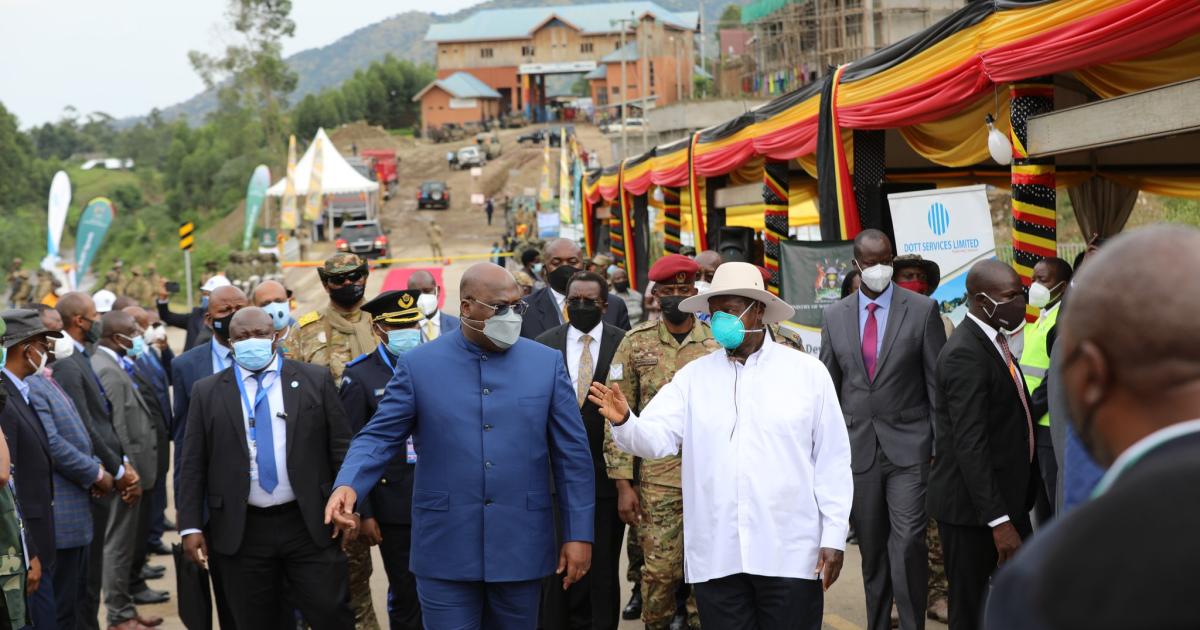 Félix Tshisekedi et Yoweri Museveni ce 16 juin 2021 à Mpondwe en Ouganda/Ph ACTUALITE.CD 
