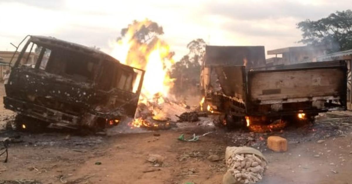 Des camions incendiés à Boga-Centre lors de l'attaque armée/Ph droits tiers