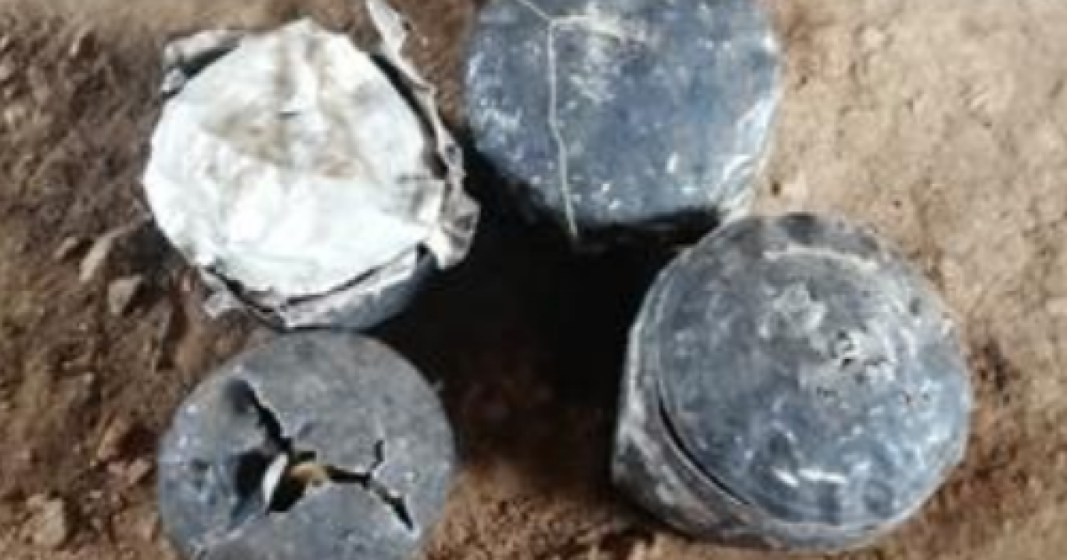 Bombes artisanales et de leurs éléments découverts par des agriculteurs et des militaires FARDC à Kainama en février et avril 2021