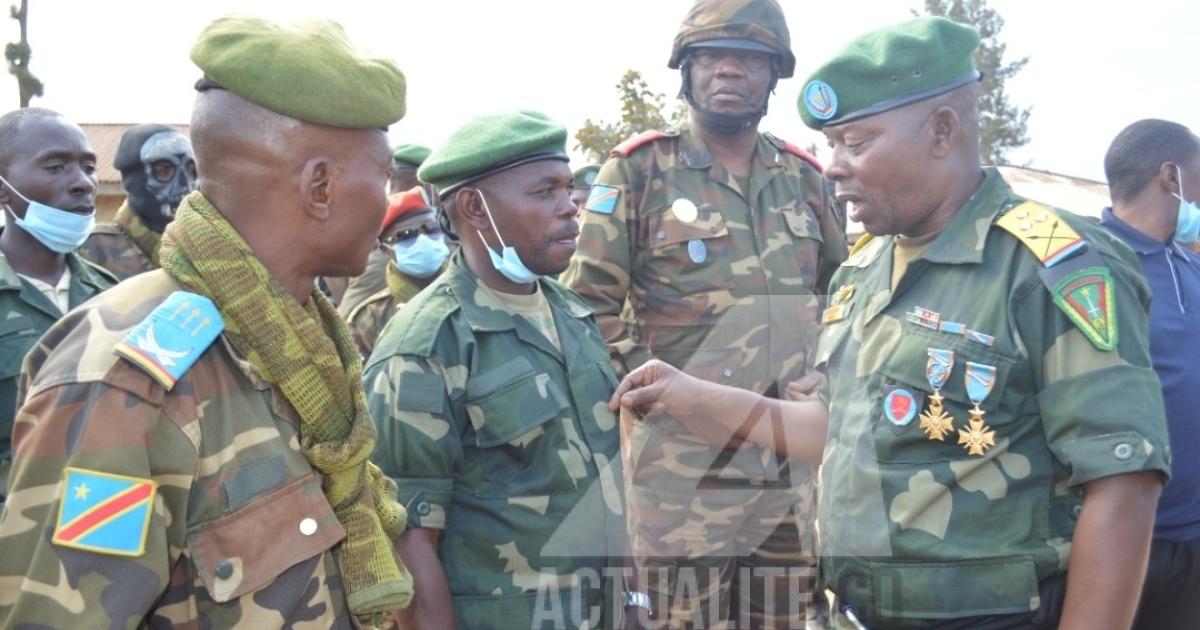 L'AT de Lubero, le colonel Donat Mandonga s'entretient avec le chef milicien Kabido